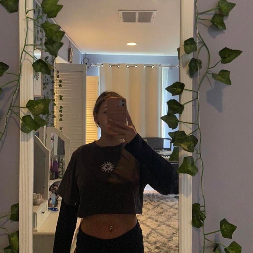 Unbranded Women's Grey and Black Crop-top